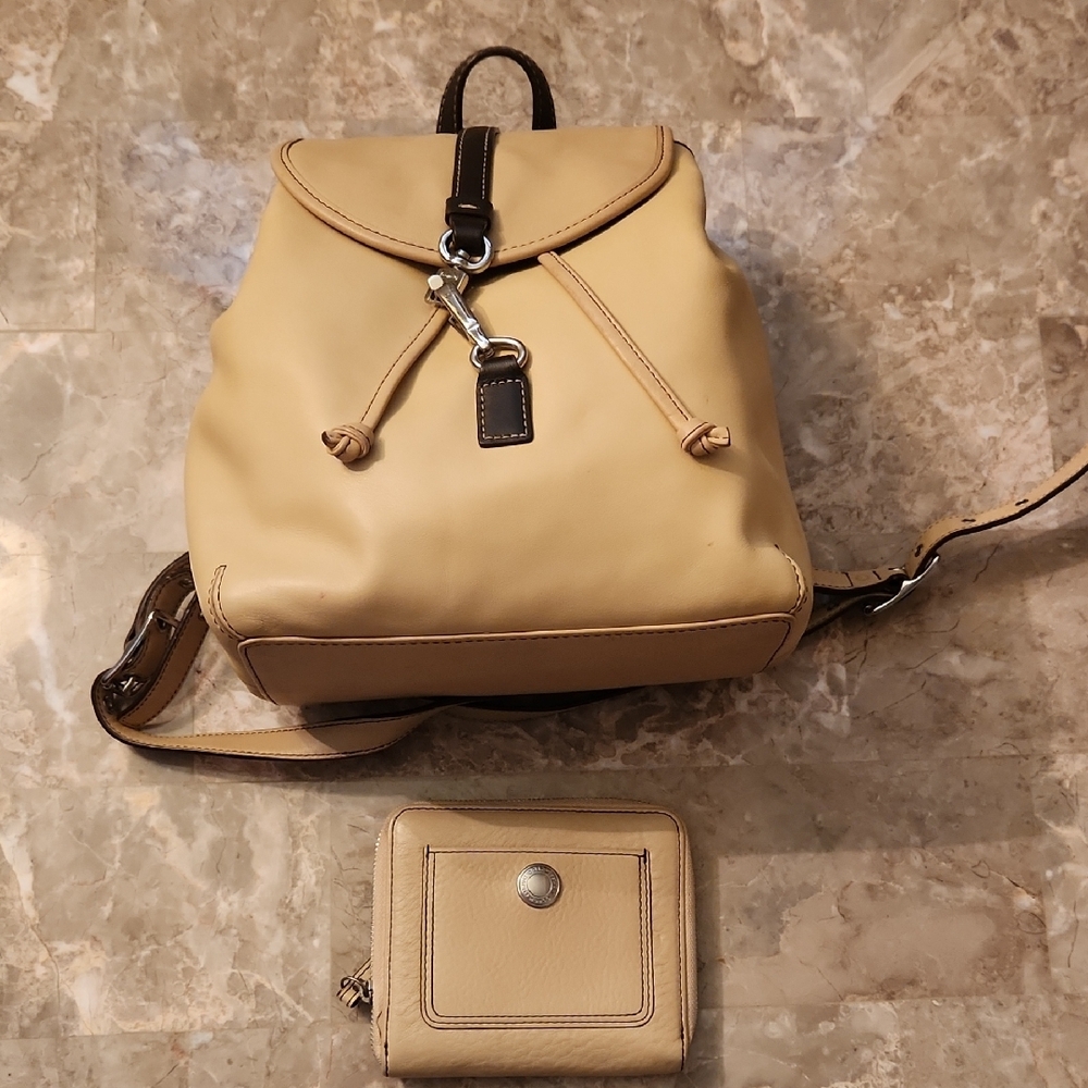 Vintage Coach Legacy Tan Leather Backpack Minimalist Design With Wallet